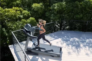 Read more about the article What’s the Difference Between Treadmill Running and Outdoor Running?