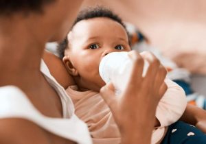 After One Year Old: Is Cow’s Milk or Formula Better? When Should You Choose Formula if Your Child Isn’t Eating Well?